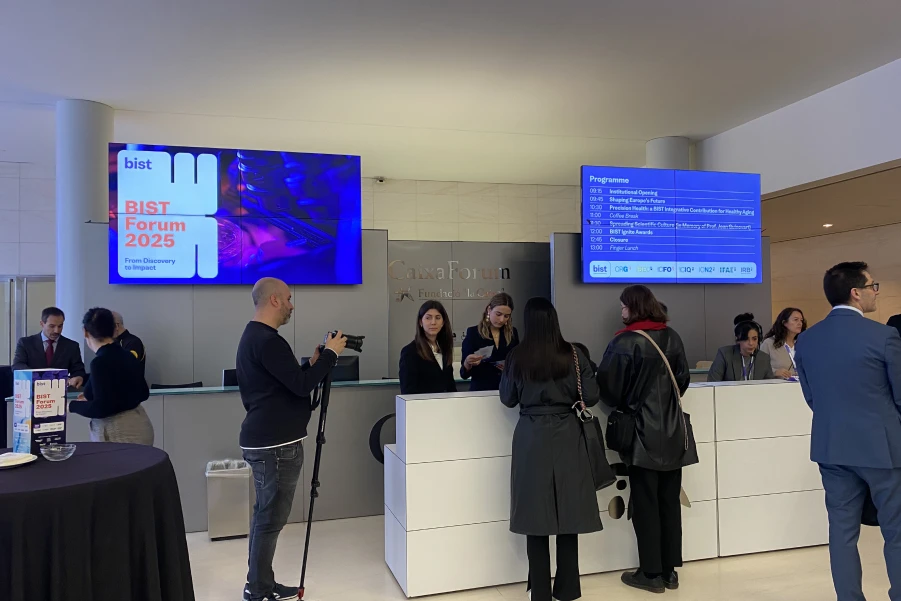 Attendees arriving at the BIST Forum at CaixaForum Barcelona, the annual meeting of the scientific community