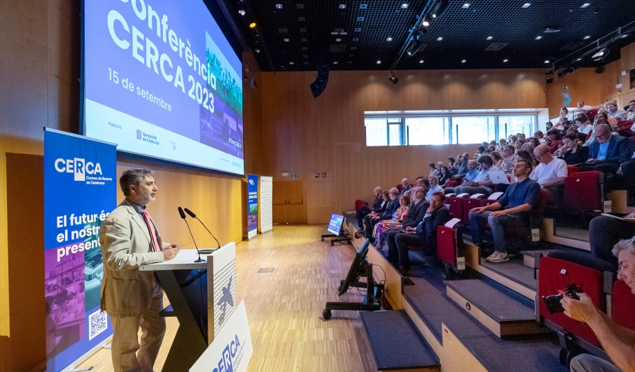 Aplicació de la identitat CERCA en materials gràfics per a esdeveniments institucionals