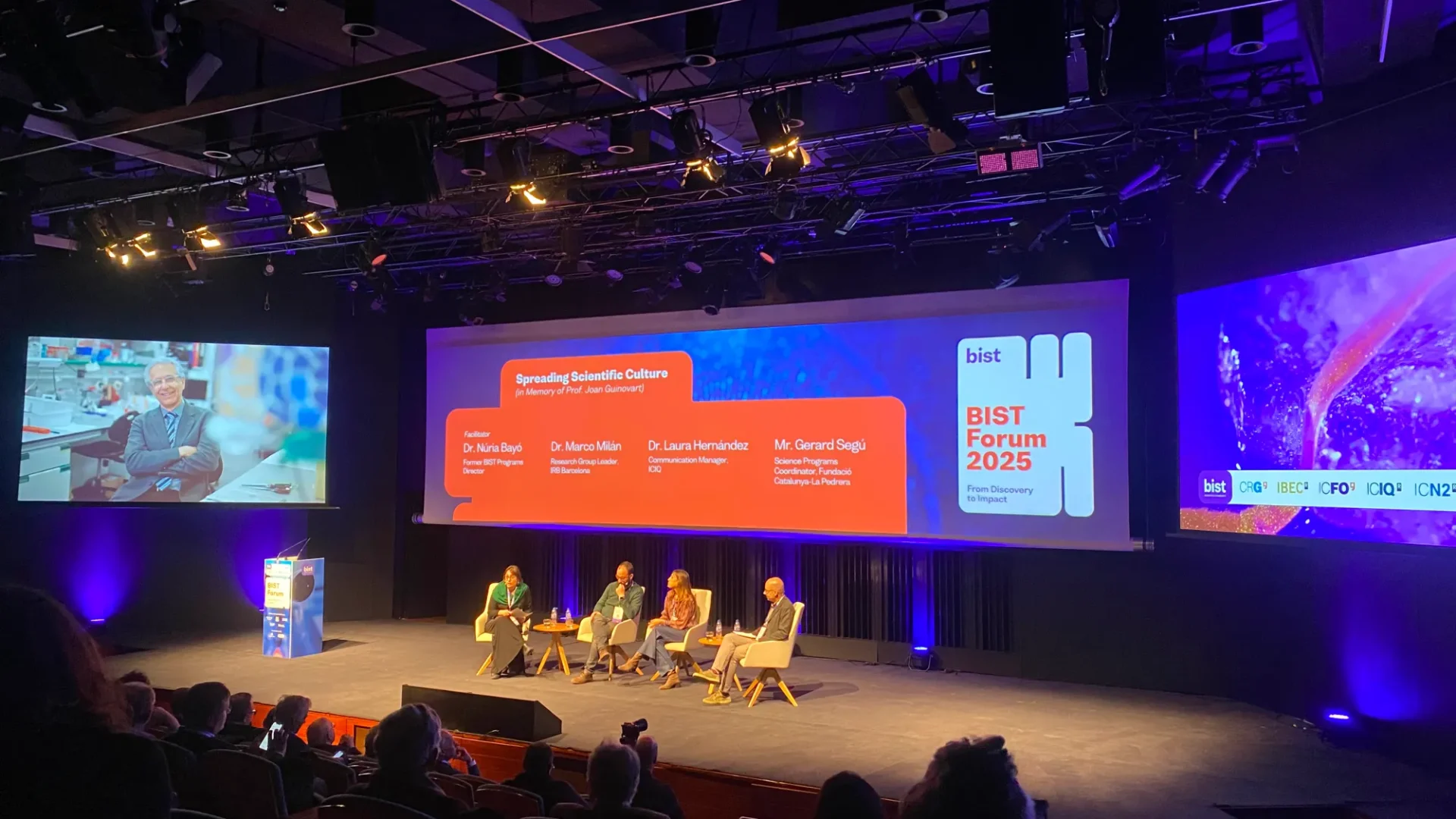 Investigadores y asistentes al BIST Forum en CaixaForum Barcelona durante la presentación de la nueva identidad visual