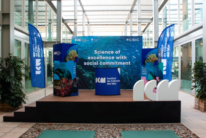 Disseny d’estands institucionals aplicant la identitat visual de l’Institut de Ciències del Mar-CSIC