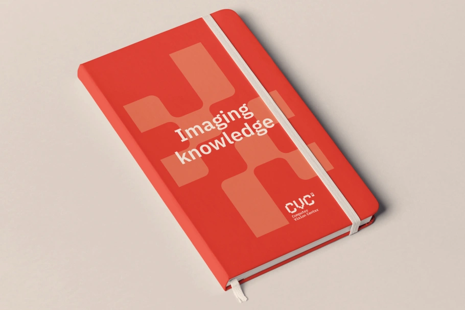 Llibreta corporativa dissenyada amb el sistema visual i la nova identitat de marca del CVC