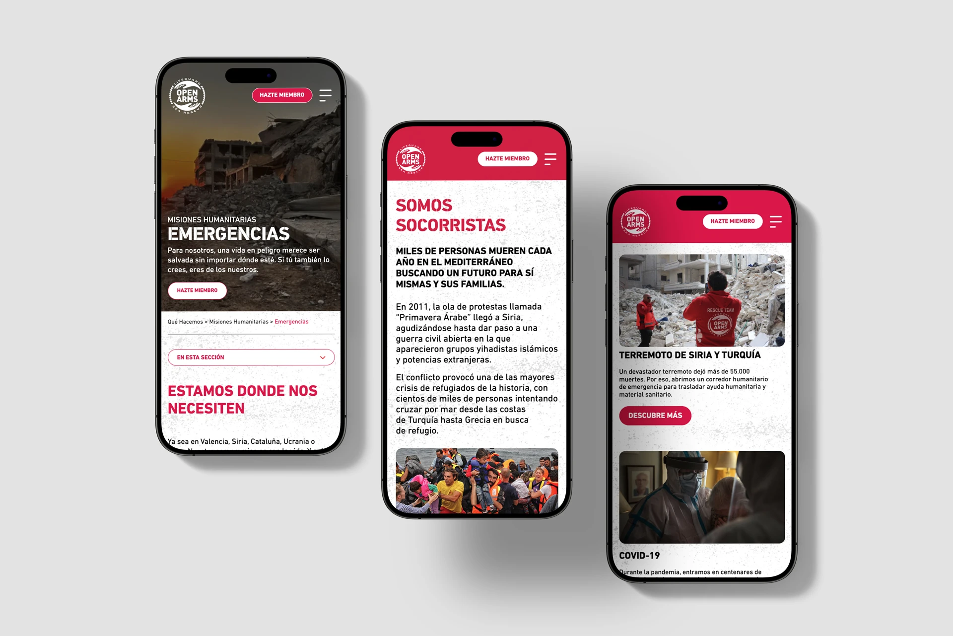 Mockup d’un telèfon mòbil mostrant la web d’Open Arms dissenyada per facilitar la navegació i la participació dels usuaris